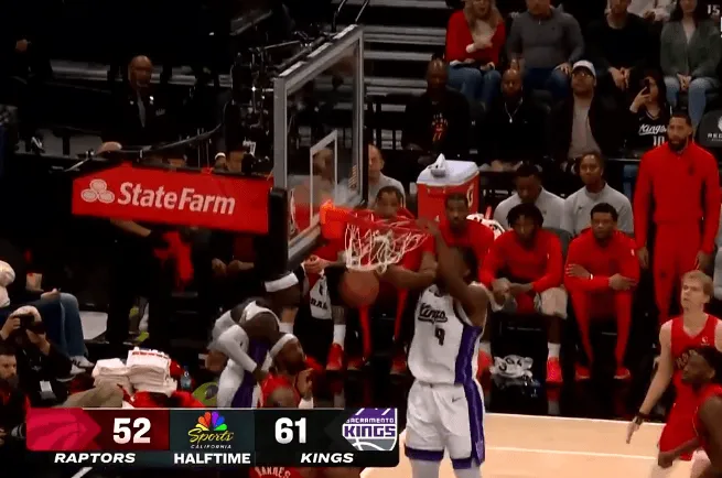 24足球直播-半场战报：威少12分&amp;amp;英格拉姆12分，国王半场61-52领先猛龙