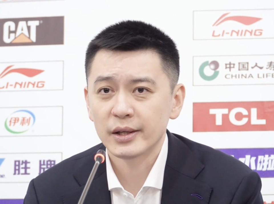 在线直播-杨鸣：比赛输了但我非常满意，全队12个人都像外援一样在努力