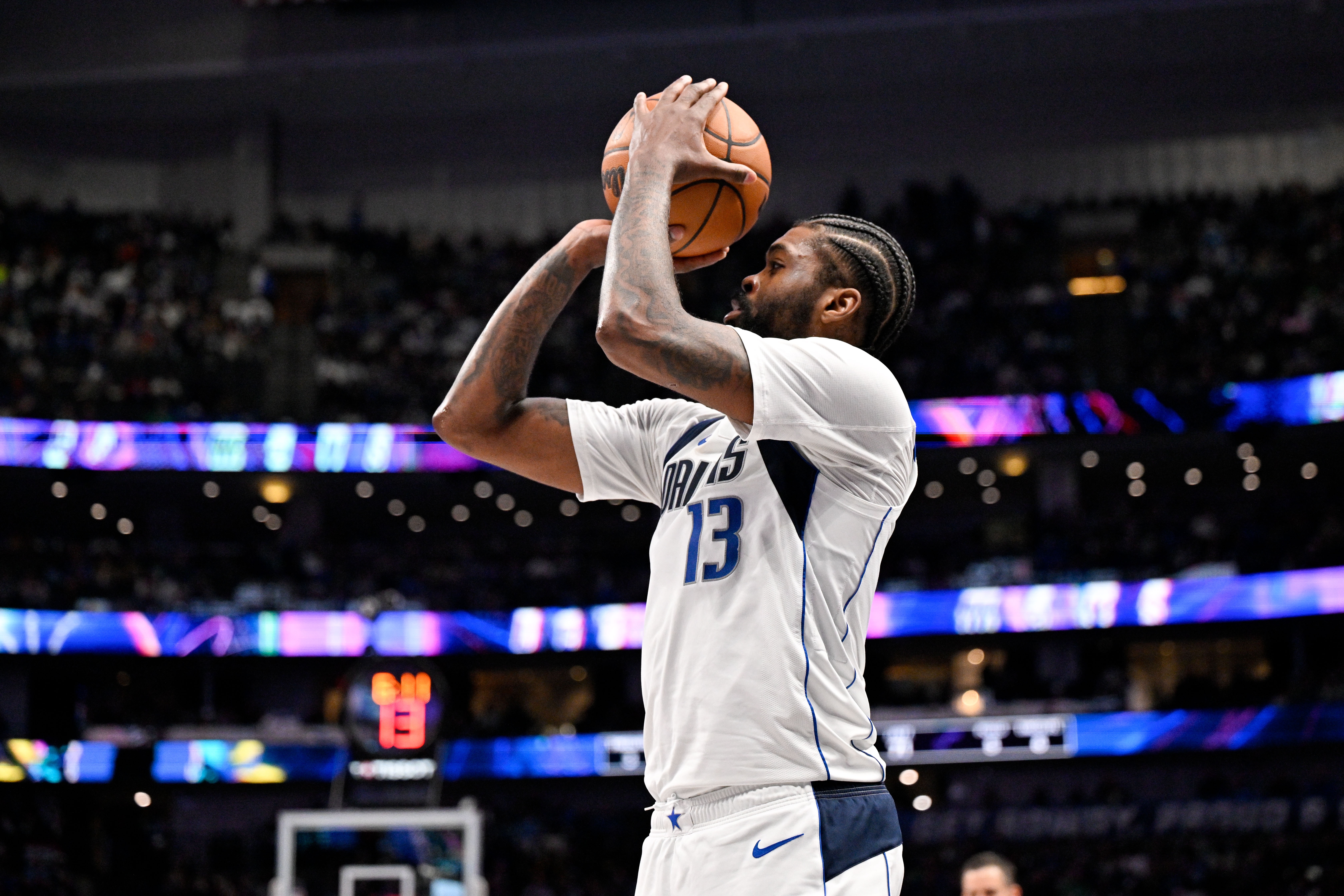 足球直播-马绍尔：我爱独行侠这里就像一个大家庭 一切都让我感觉很合拍